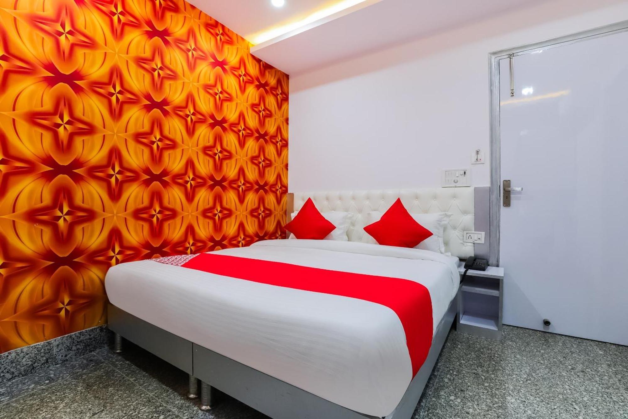 Hotel O New Tech India Дели Экстерьер фото