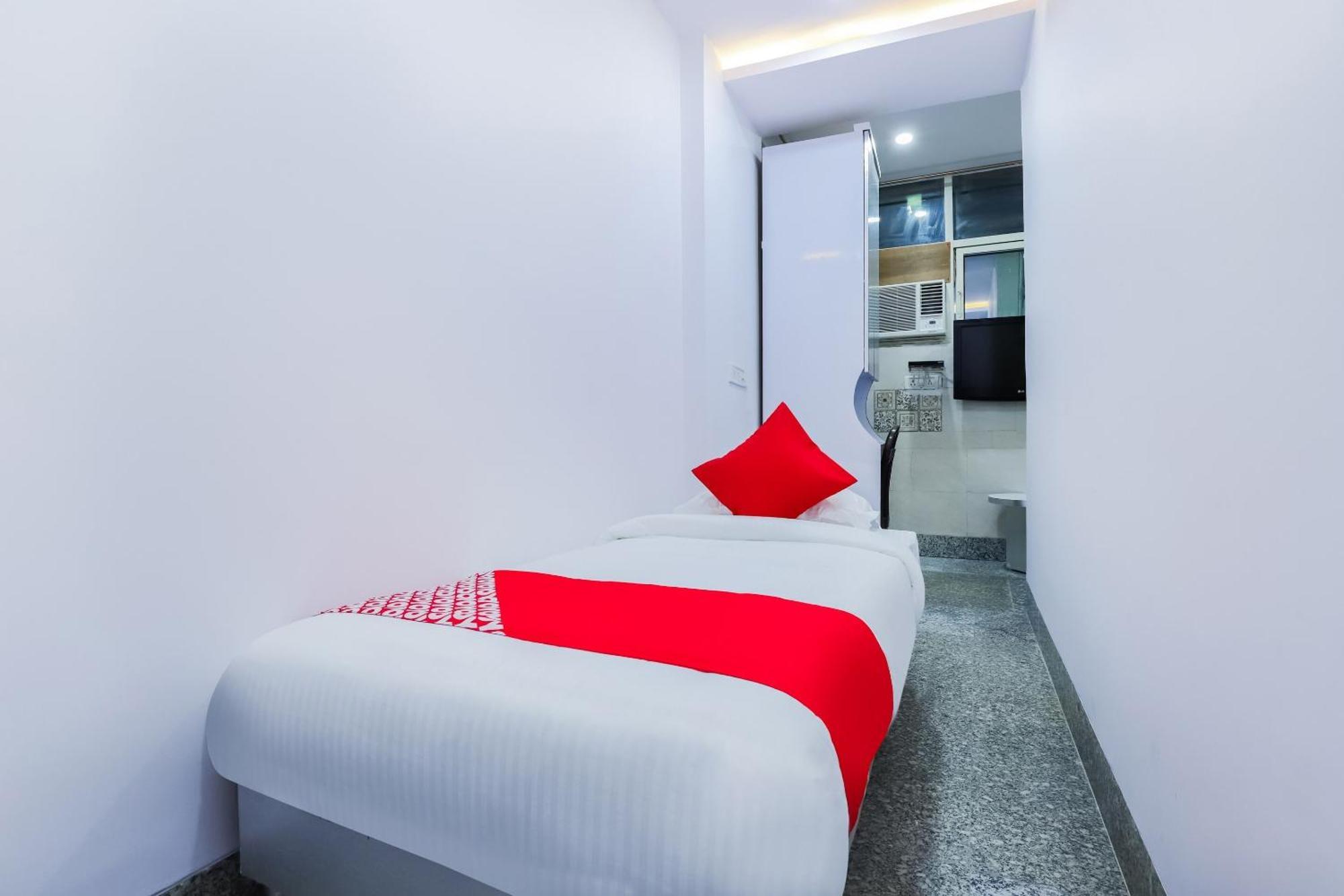 Hotel O New Tech India Дели Экстерьер фото