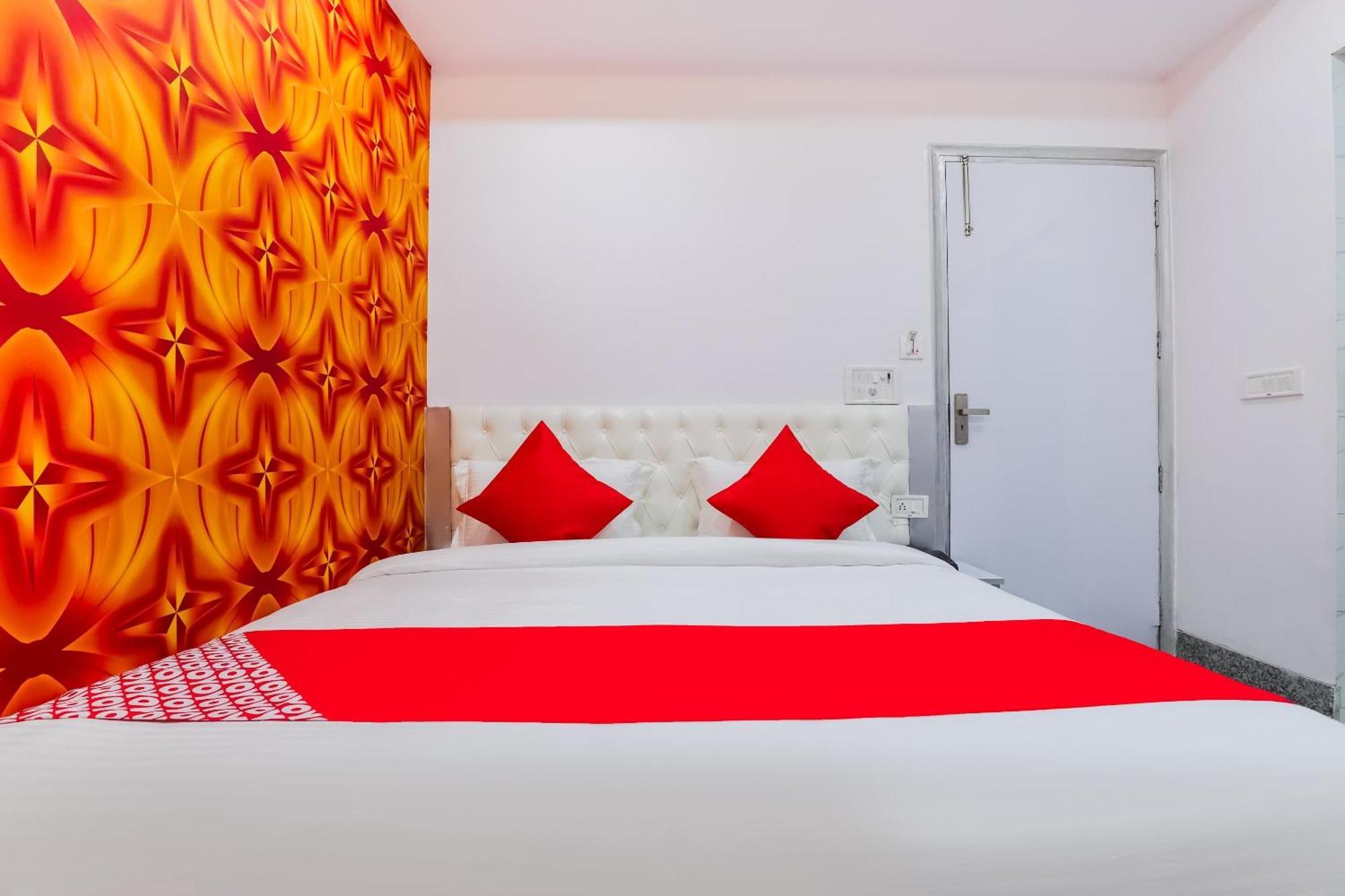 Hotel O New Tech India Дели Экстерьер фото