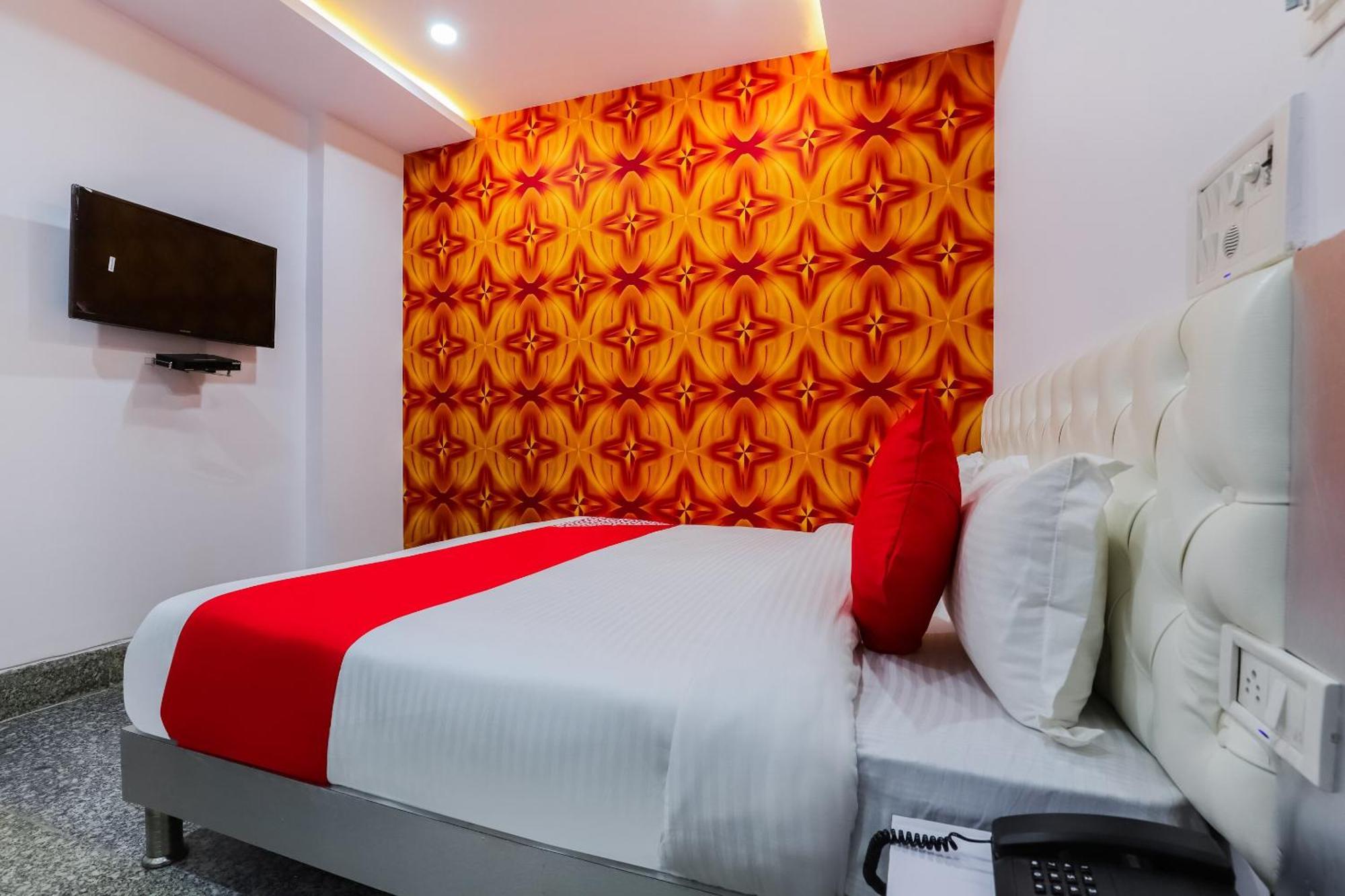 Hotel O New Tech India Дели Экстерьер фото