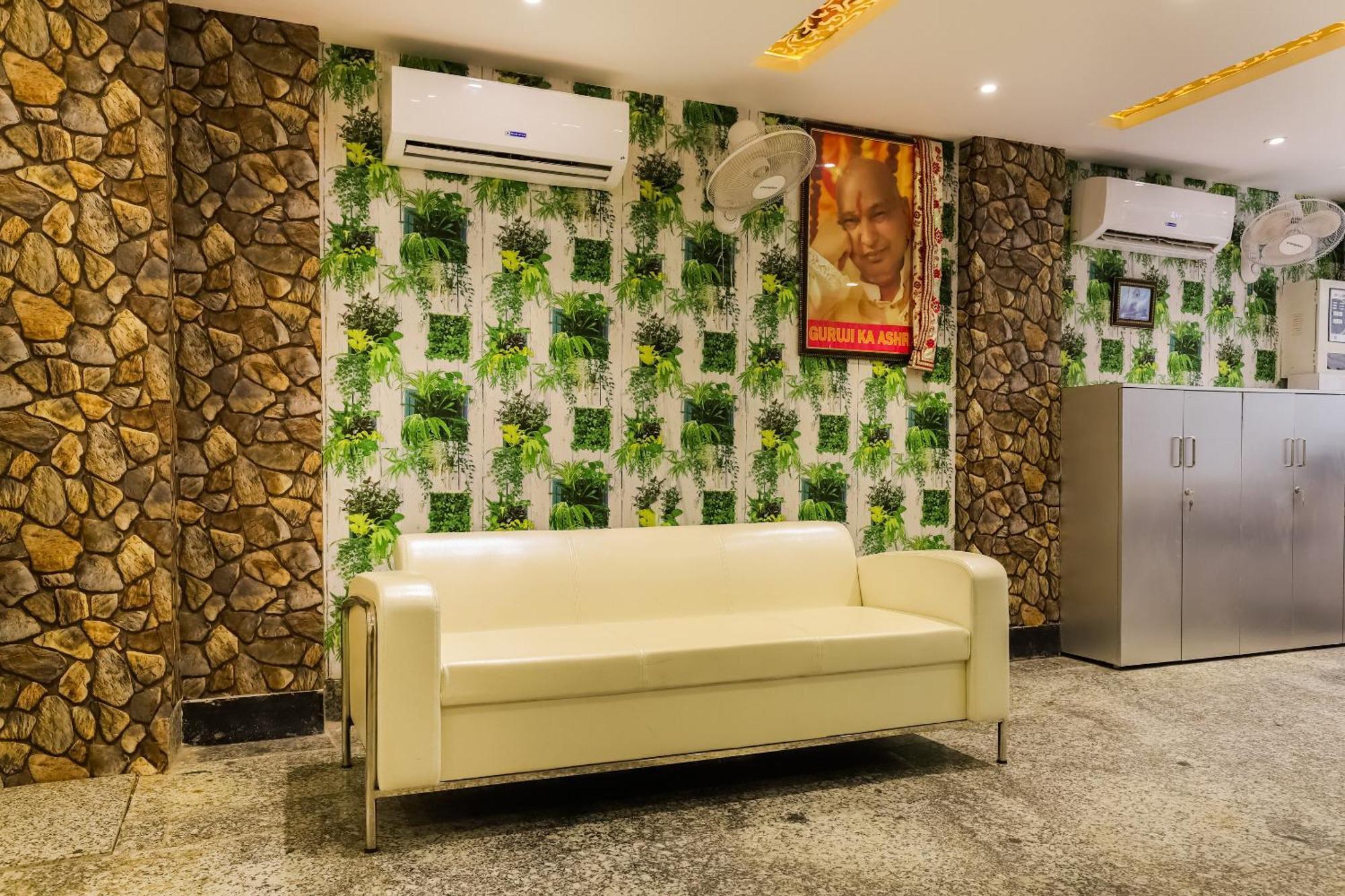Hotel O New Tech India Дели Экстерьер фото